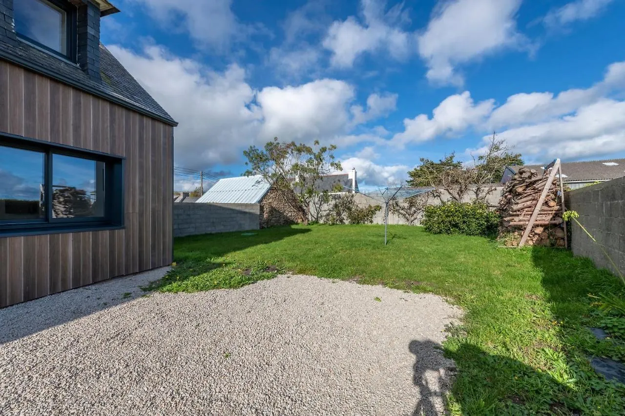 A La Maison De Goulannou Treflez Holiday home